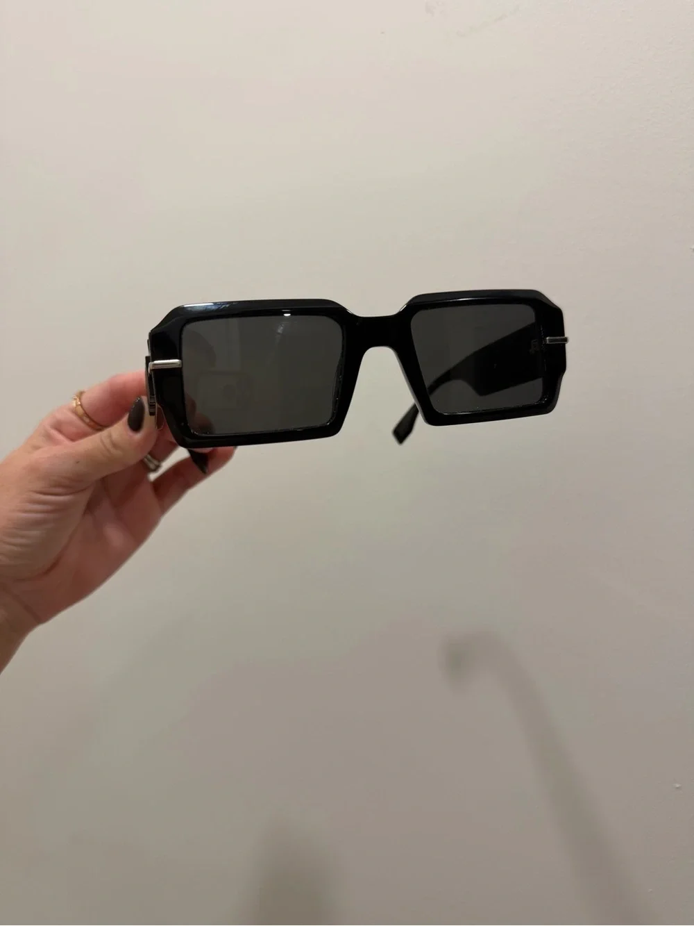 FENDIGRAPHY Black Sunglasses